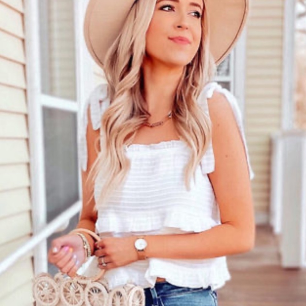 🌺Tiered ruffle Tank with tie straps🌺5 for $30